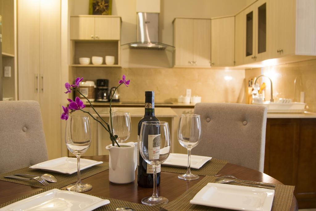 Anada Hotel Suites Да Лат Екстериор снимка