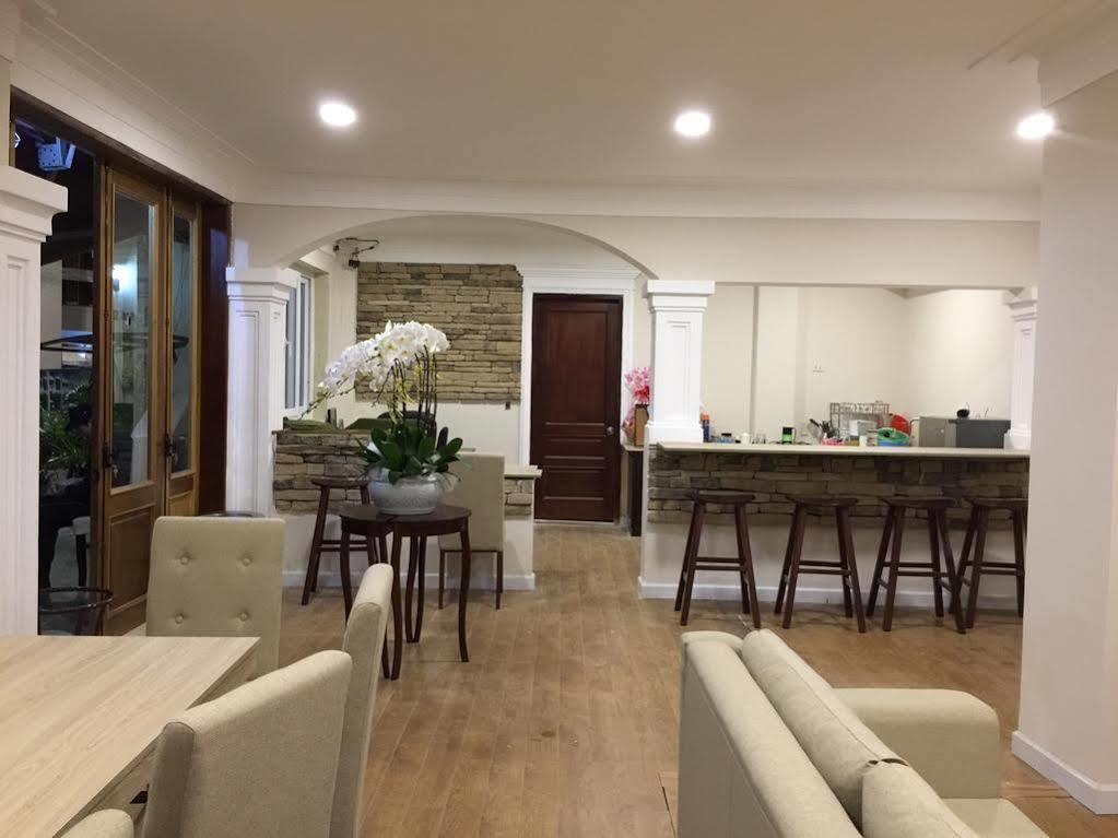 Anada Hotel Suites Да Лат Екстериор снимка